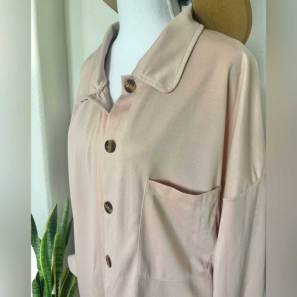 New - Women's Blush Button-Up shirt/tunic - FREE Shorts! - Picture 7 of 11